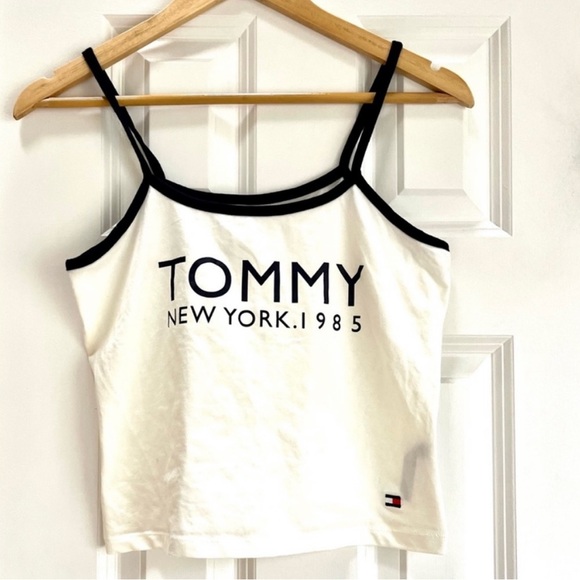 Tommy Hilfiger bundle - Picture 3 of 9